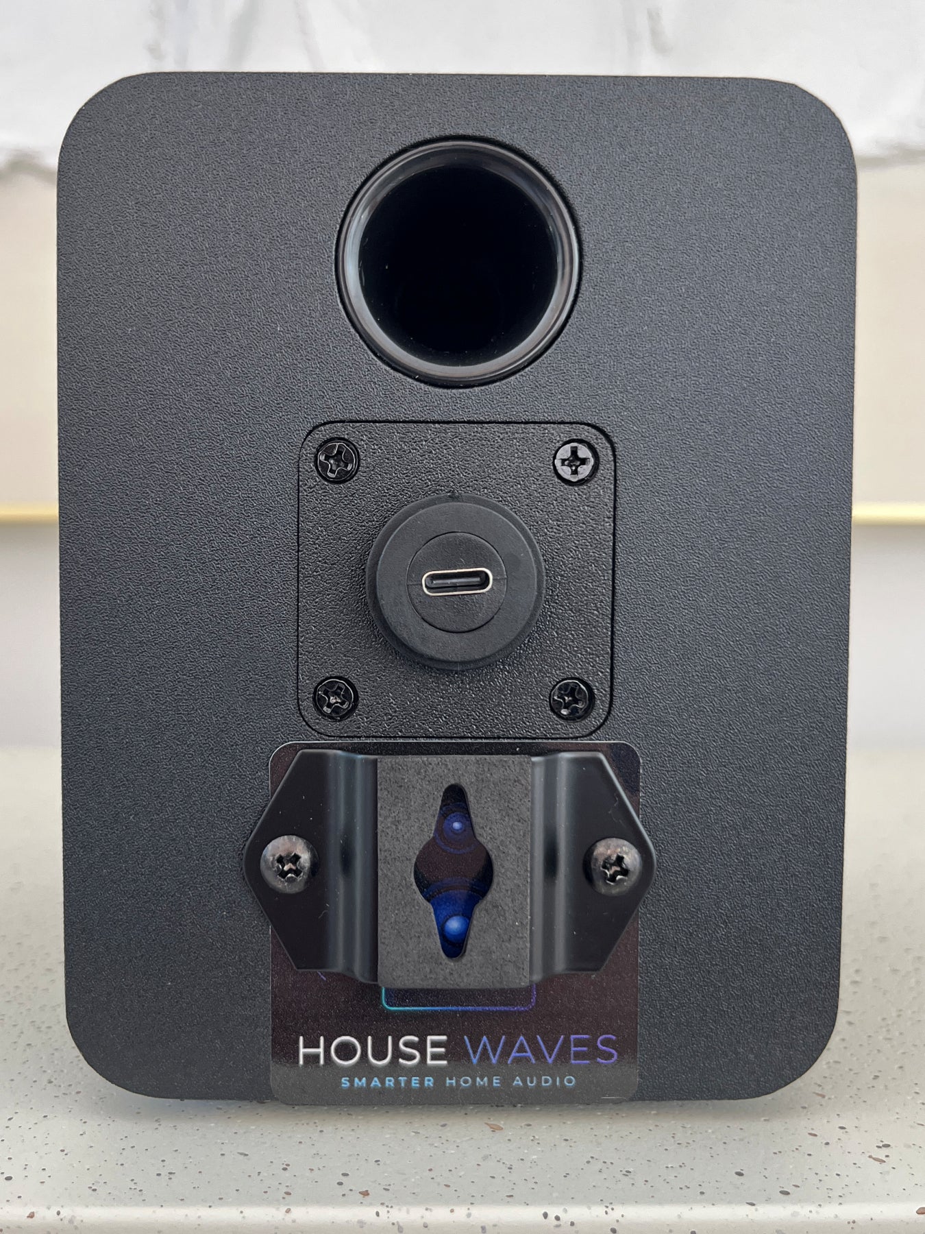 HouseWaves-One: Home Assistant Desktop Speaker. Whole-Home Audio & TTS Notifications