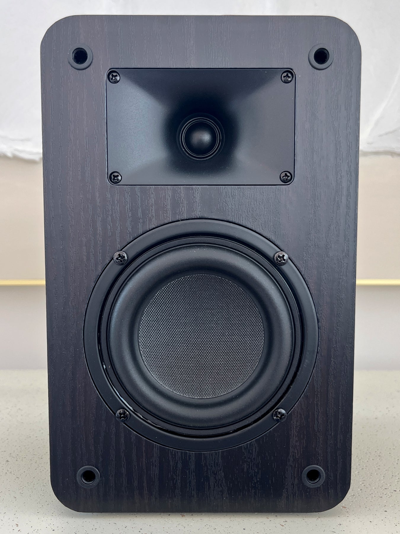 HouseWaves-Three: Home Assistant Bookshelf Speaker. Multi-Room Audio & Notifications